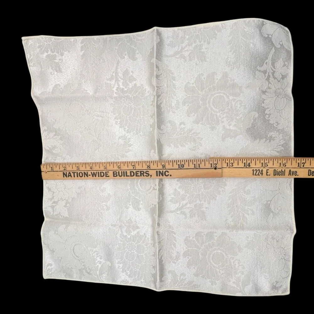 VTG Set of 4 Ivory XL Cream Damask Luncheon Dinner Napkins Floral 16‎ x 16
